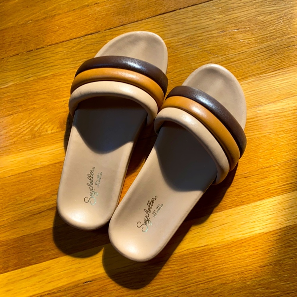 Seychelles Low Key Slides